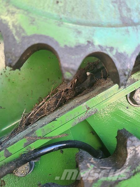 Krone Comprima CV 150 CX ラウンドベーラー