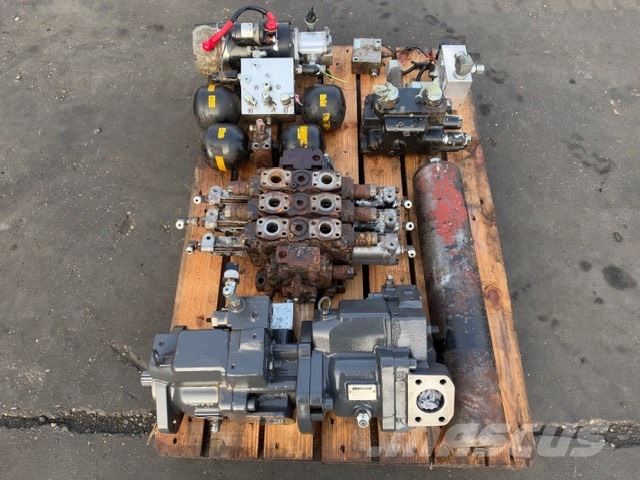 Doosan DL 300-5 USED HYDRAULIC PARTS هيدروليات