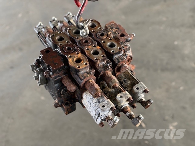 Doosan DL 300-5 USED HYDRAULIC PARTS هيدروليات