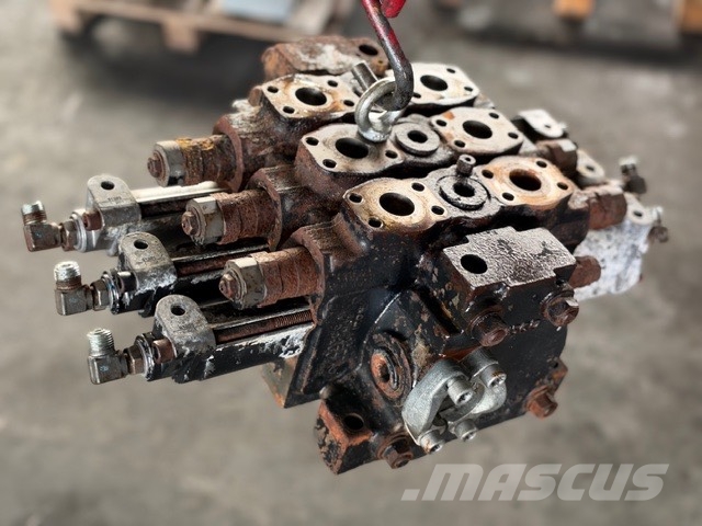 Doosan DL 300-5 USED HYDRAULIC PARTS هيدروليات