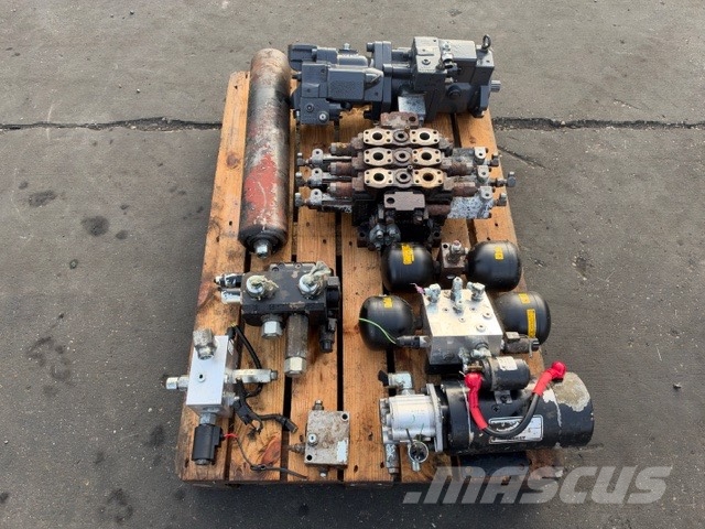 Doosan DL 300-5 USED HYDRAULIC PARTS هيدروليات