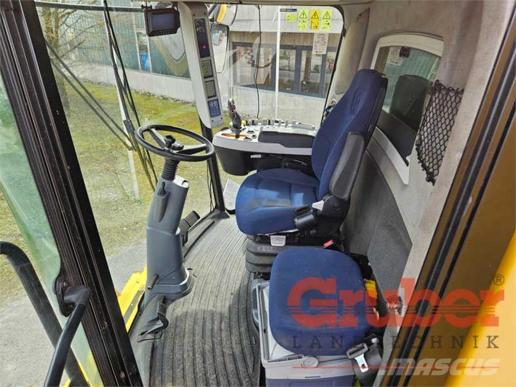 New Holland TC 5.80 Mietitrebbiatrici