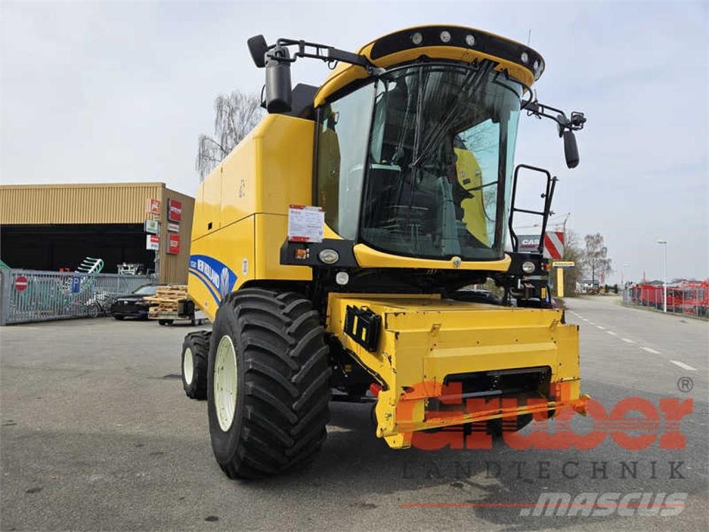 New Holland TC 5.80 Mietitrebbiatrici