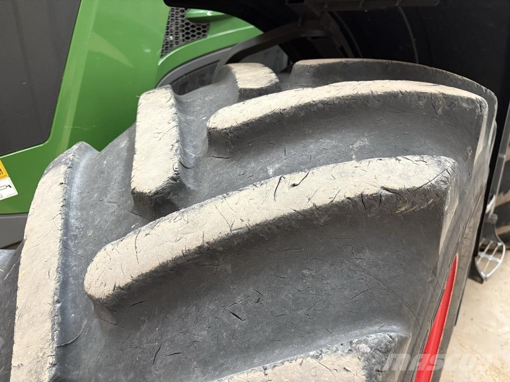 Fendt 826 VARIO PROFI + Traktorer