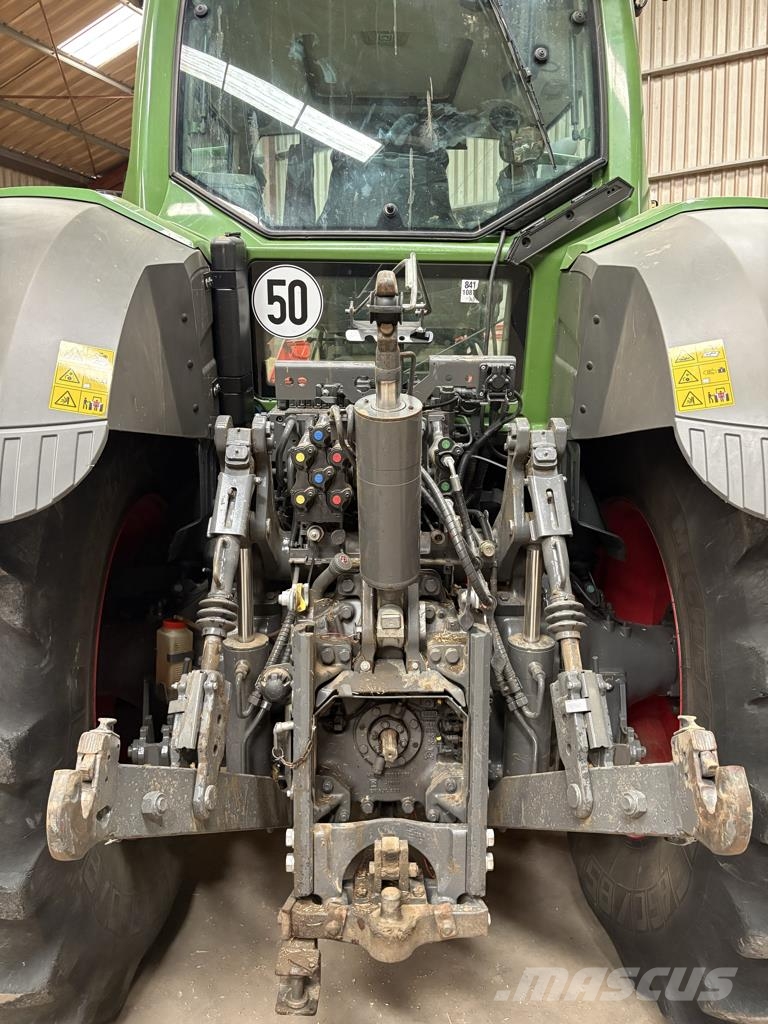 Fendt 826 VARIO PROFI + Traktorer