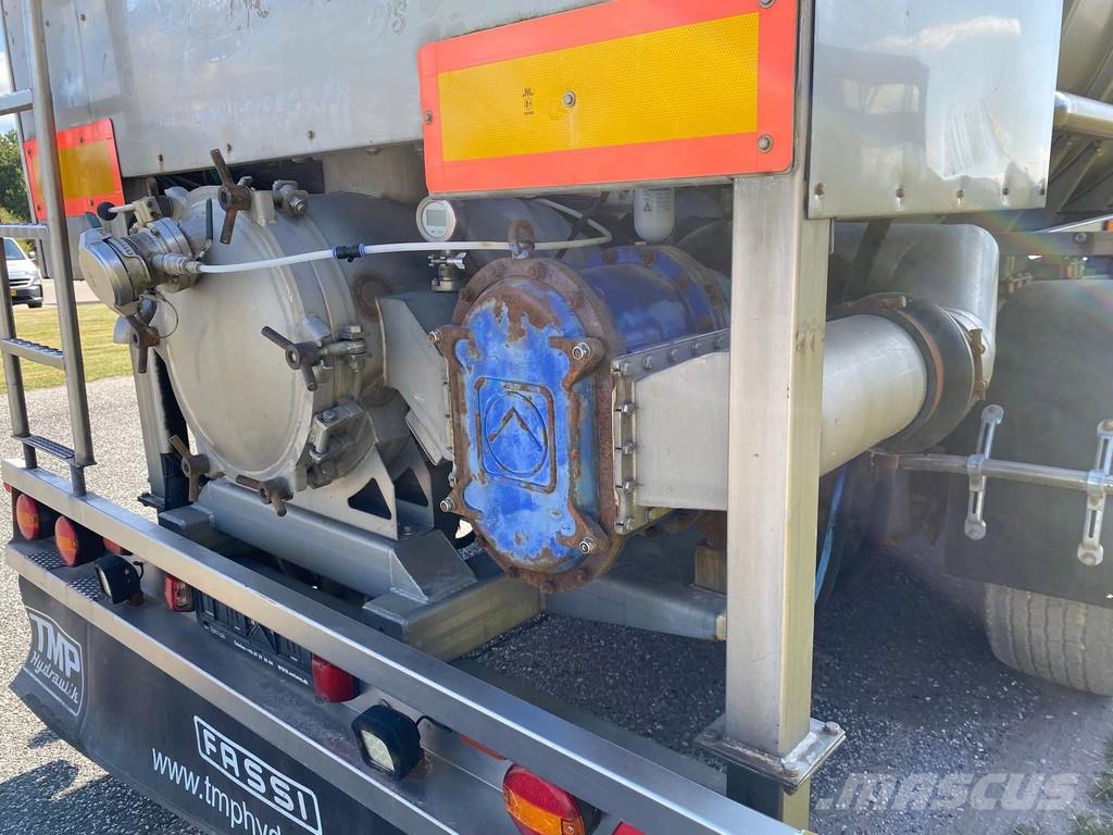 VM Tarm 3 akslet gylletrailer Tank prikolice