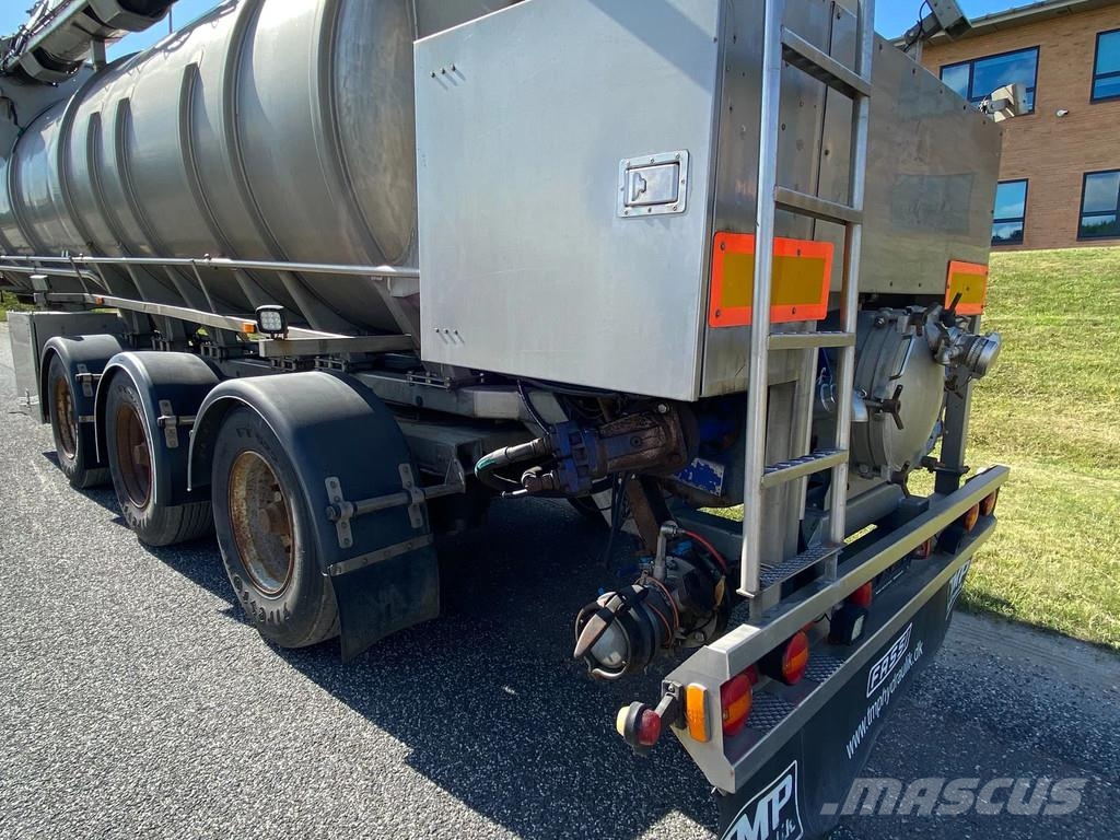 VM Tarm 3 akslet gylletrailer Tank prikolice