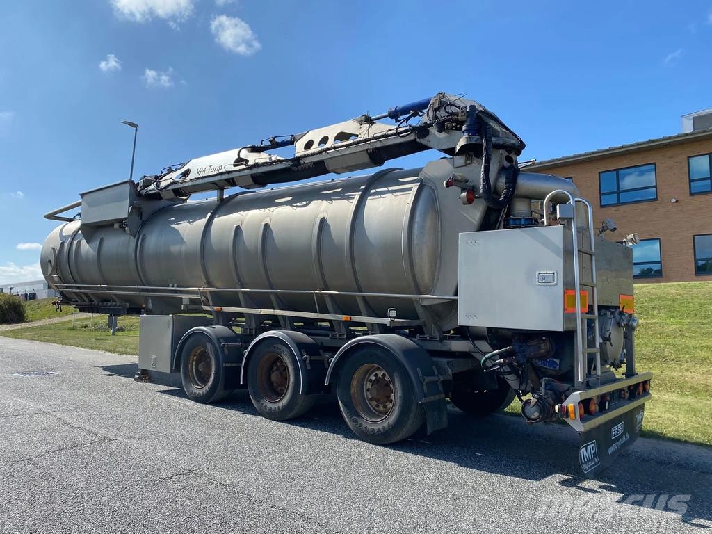 VM Tarm 3 akslet gylletrailer Tank prikolice