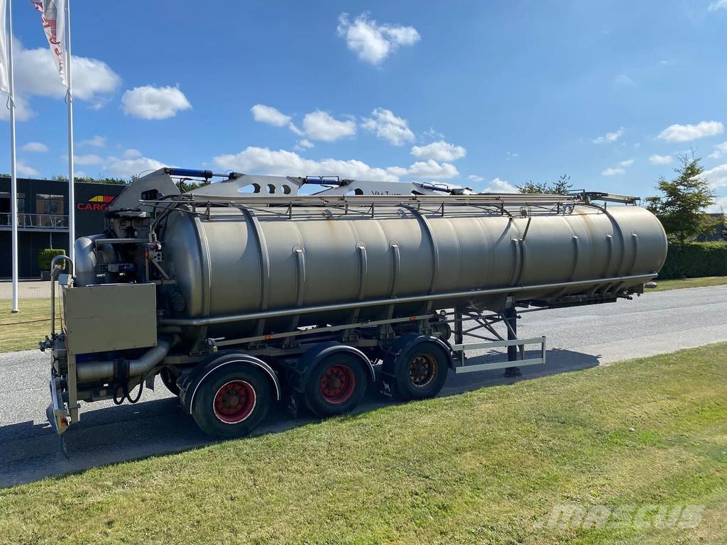 VM Tarm 3 akslet gylletrailer Tank prikolice