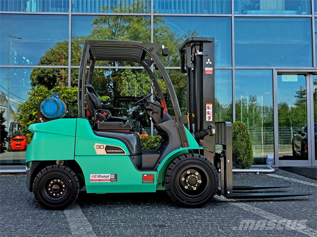 Mitsubishi FG30N Gāzes autoiekrāvēji (LPG)