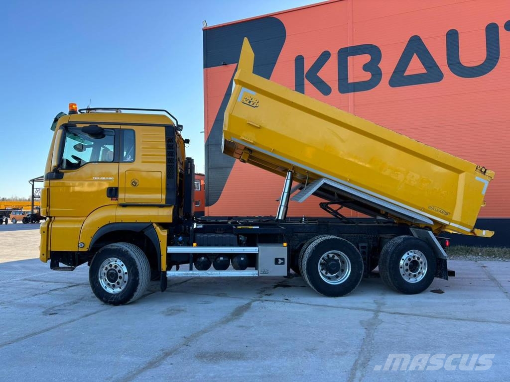 MAN TGS 28.500 6x4*4 BOX L=4957 mm Pašizgāzējs
