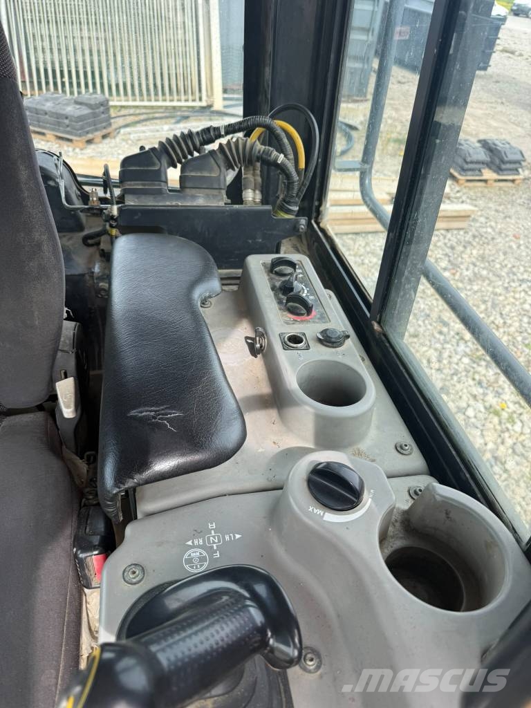 Komatsu D 61 PX-23 Buldožeri gusjeničari
