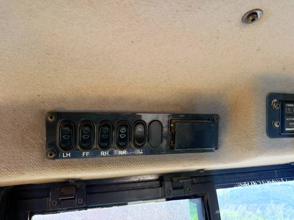 Komatsu D 61 PX-23 Buldožeri guseničari