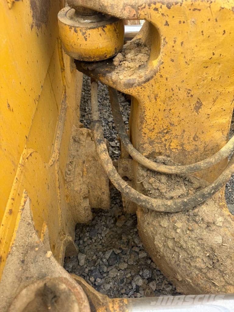 Komatsu D 61 PX-23 Buldožeri gusjeničari