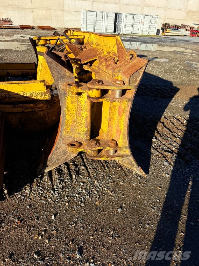 Komatsu D 61 PX-23 Buldožeri guseničari