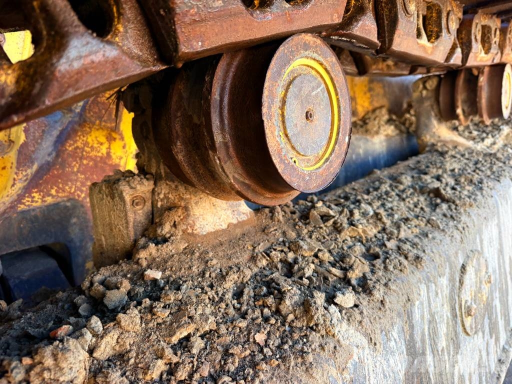 Komatsu D 61 PX-23 Buldožeri guseničari