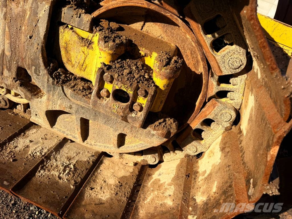 Komatsu D 61 PX-23 Buldožeri guseničari
