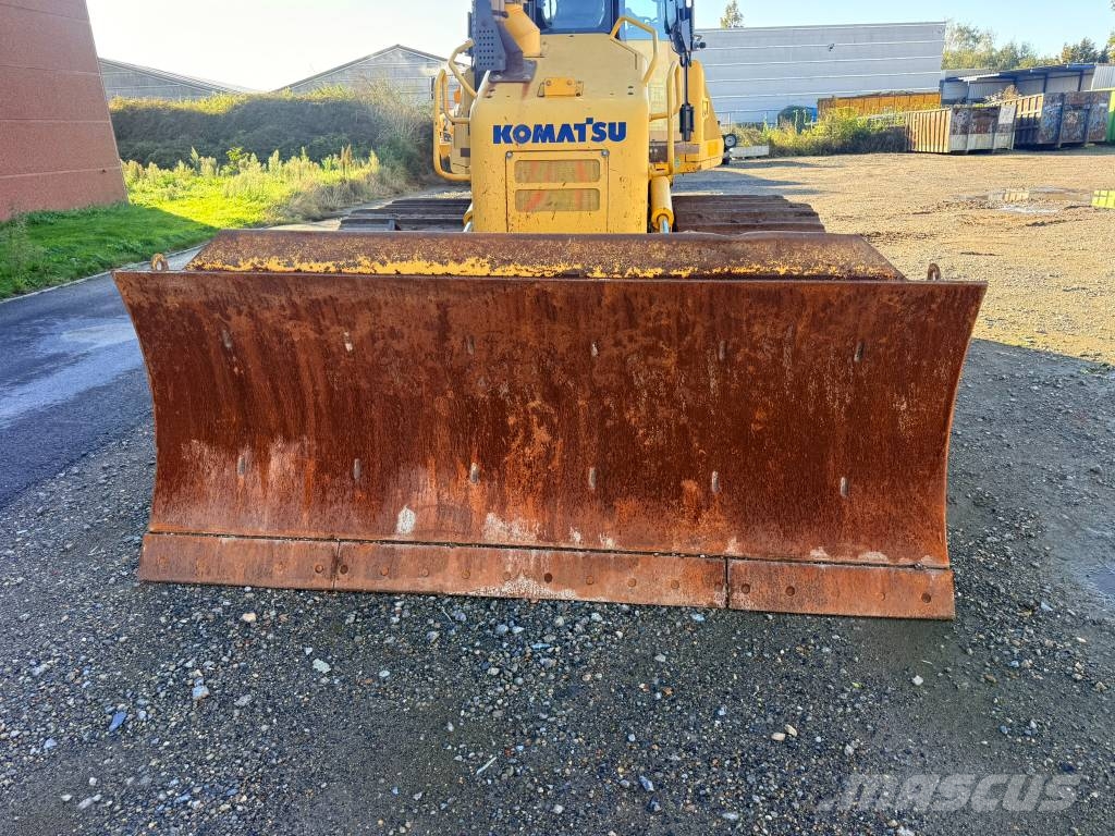 Komatsu D 61 PX-23 Buldožeri guseničari