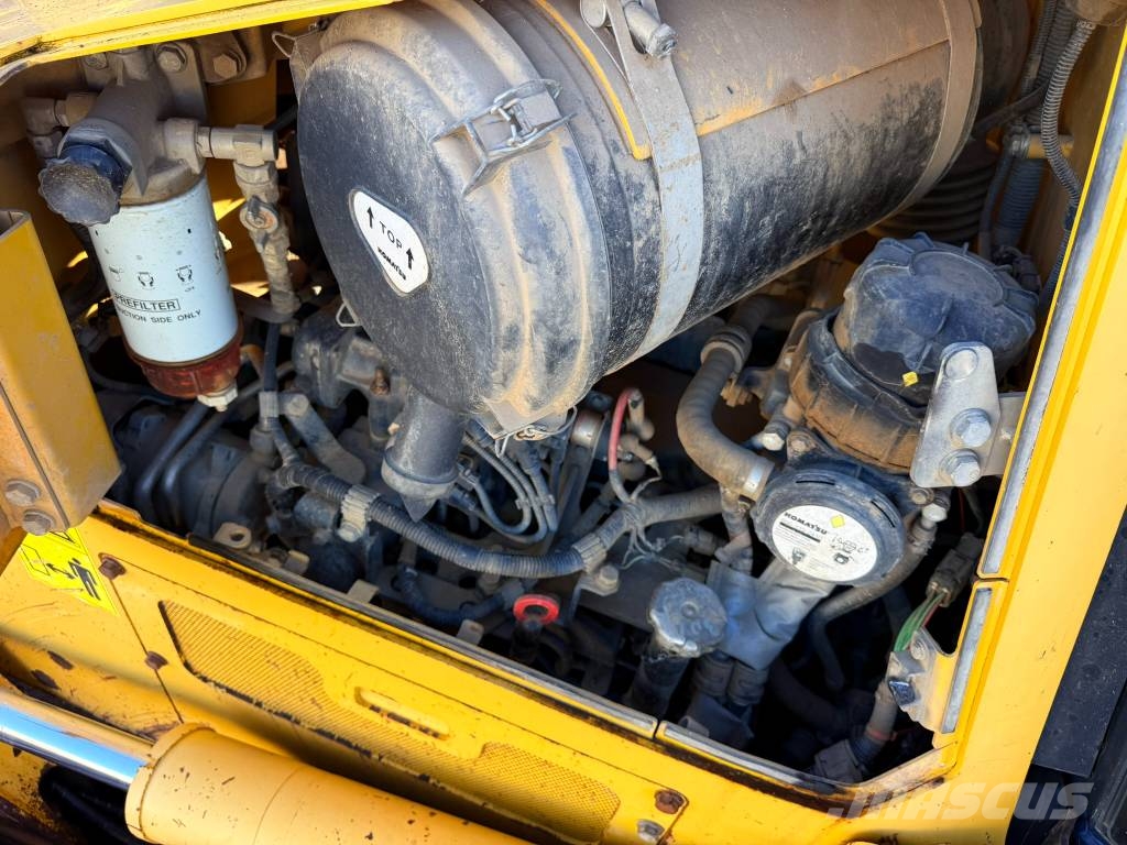 Komatsu D 61 PX-23 Buldožeri guseničari