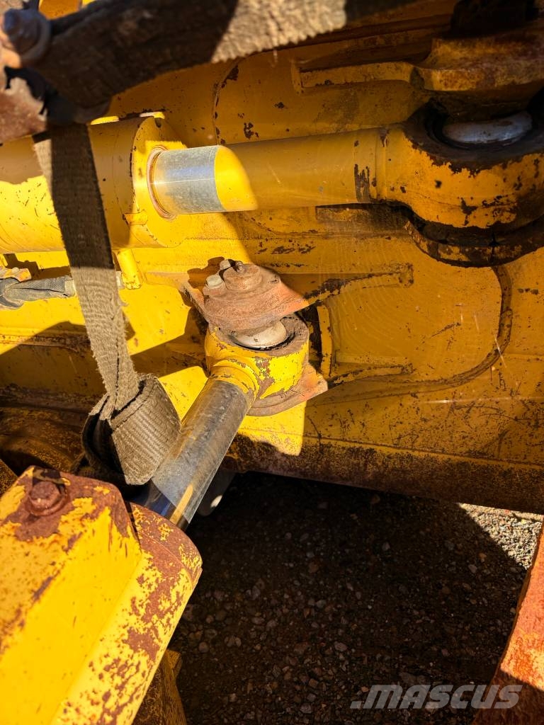Komatsu D 61 PX-23 Buldožeri guseničari