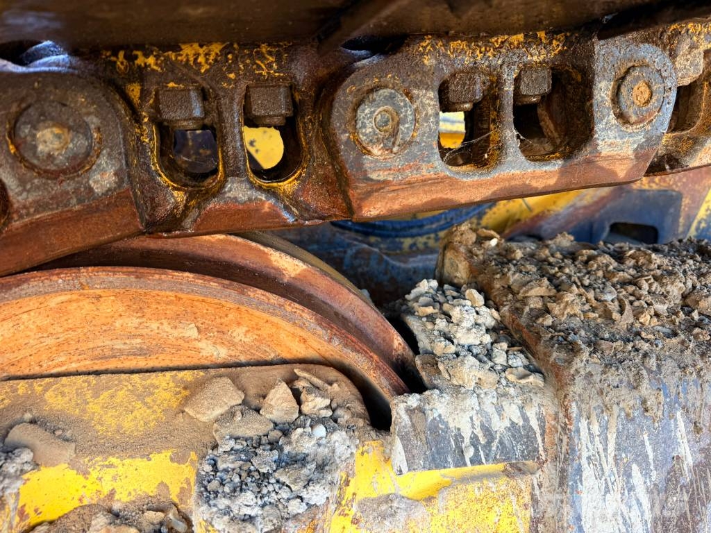 Komatsu D 61 PX-23 Buldožeri guseničari