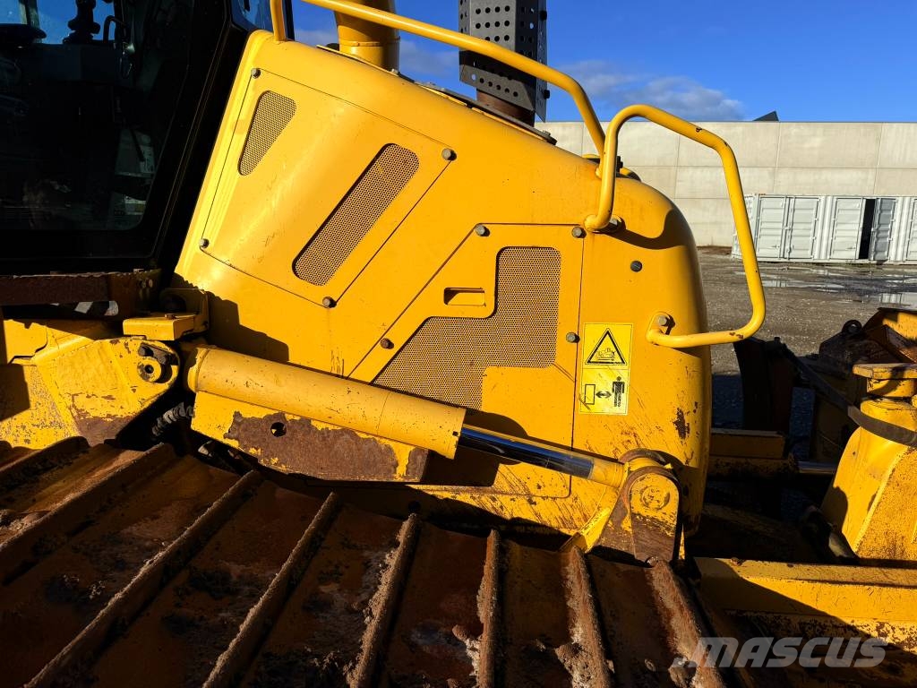 Komatsu D 61 PX-23 Buldožeri guseničari