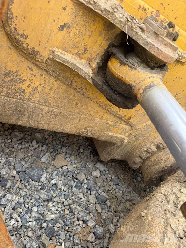 Komatsu D 61 PX-23 Buldožeri gusjeničari