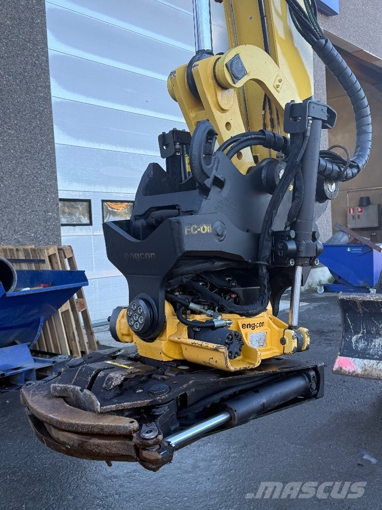 Yanmar B 110 W حفارات بعجل