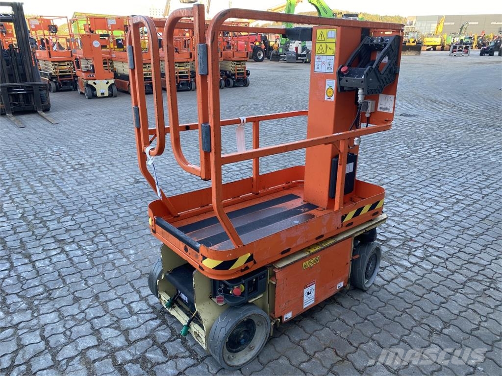 JLG 1230ES Vertikálne stĺpové výťahy