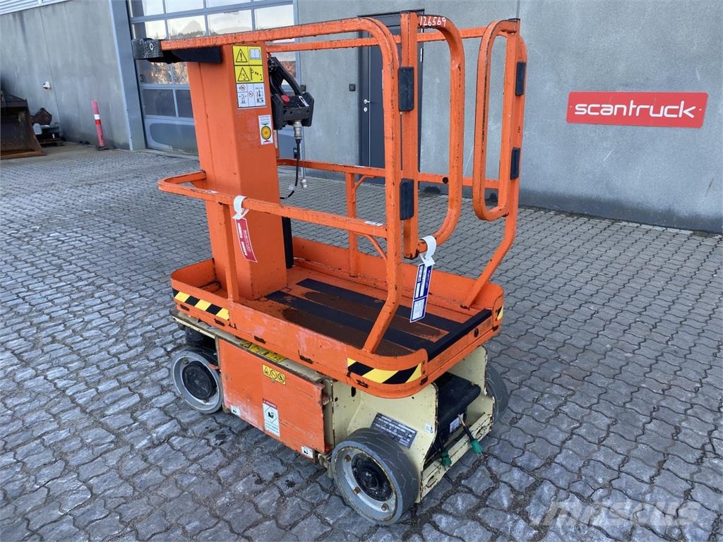 JLG 1230ES Vertikálne stĺpové výťahy