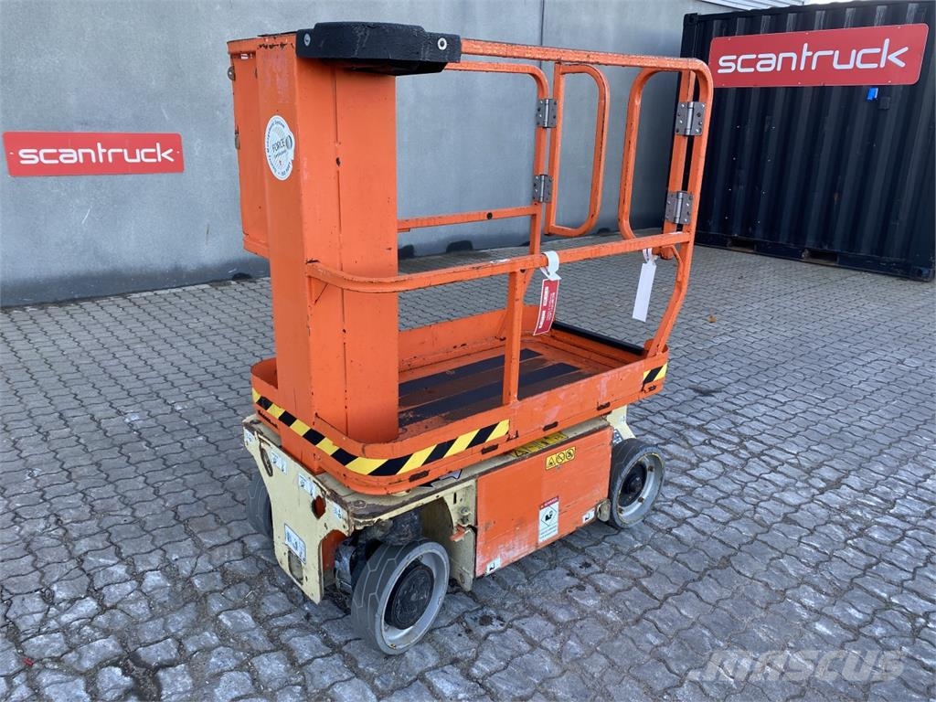JLG 1230ES Vertikálne stĺpové výťahy