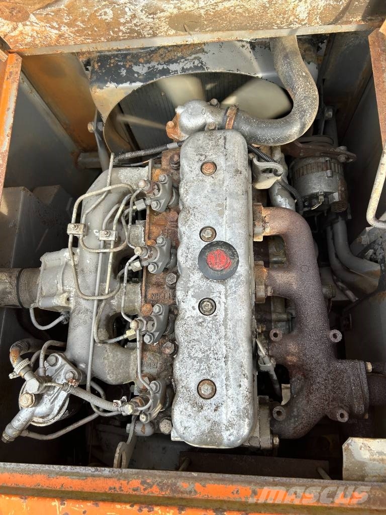 Hitachi EX 60 حفارات صغيرة أقل من 7 طن (حفارات صغيرة)