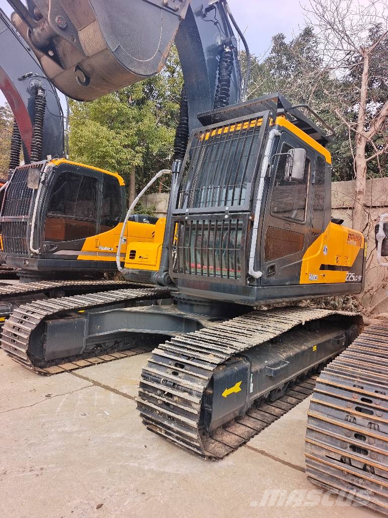 Hyundai 225LC-9T made in Korea Гусеничні екскаватори