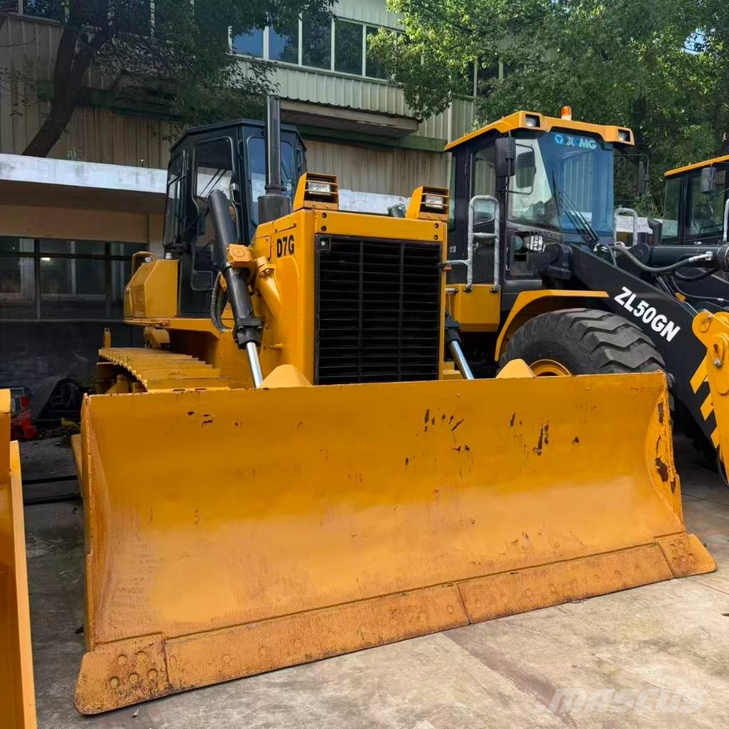 CAT D7G Kāpurķēžu buldozeri