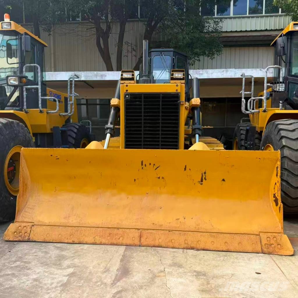 CAT D7G Kāpurķēžu buldozeri