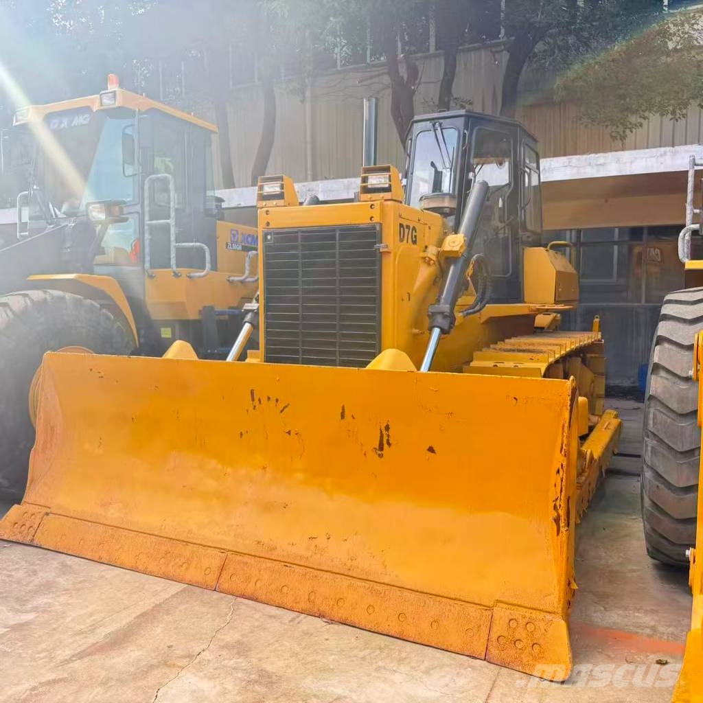 CAT D7G Kāpurķēžu buldozeri