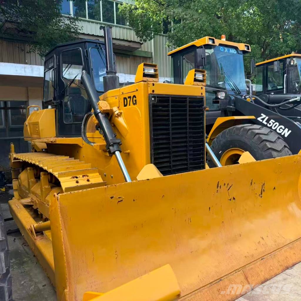 CAT D7G Kāpurķēžu buldozeri