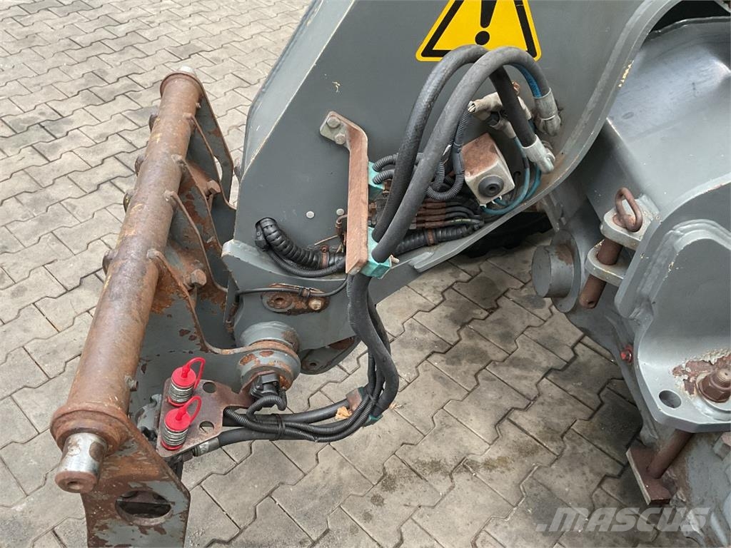 CLAAS Scorpion 6030 Varipower مناولات متداخلة