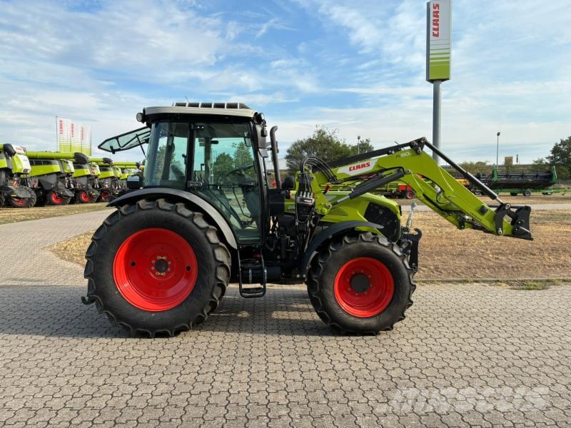 CLAAS AXOS 240 Tractoren