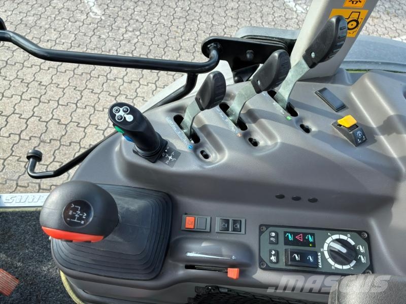 CLAAS AXOS 240 Tractoren