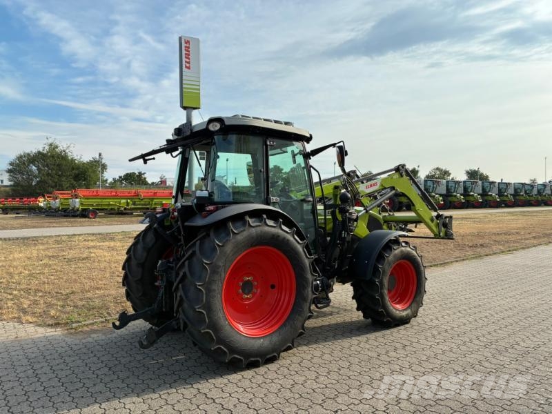 CLAAS AXOS 240 Tractoren