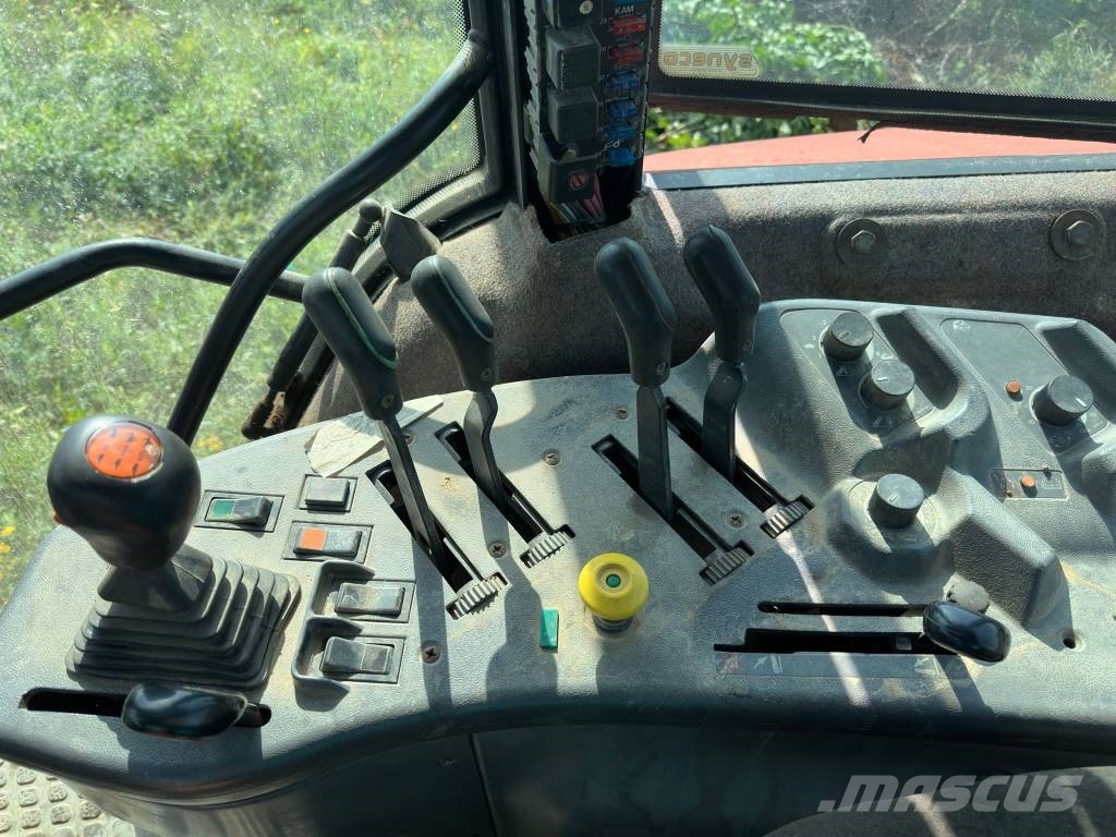 New Holland G 210 Traktoren