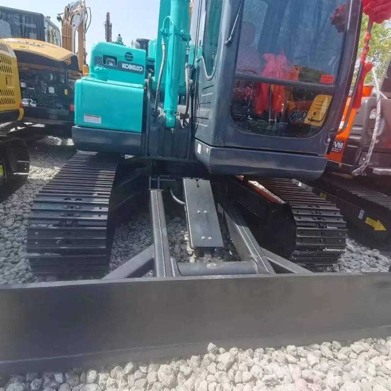 Kobelco SK 75 중형굴삭기 7톤-28톤