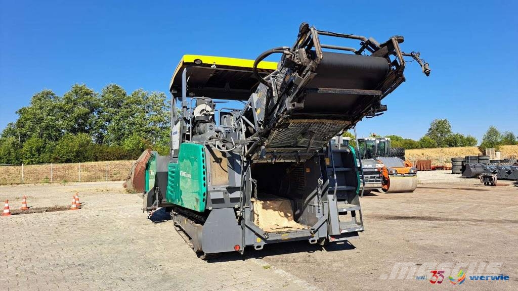 Vögele MT 3000-3i MTV (Material transport vehicle)