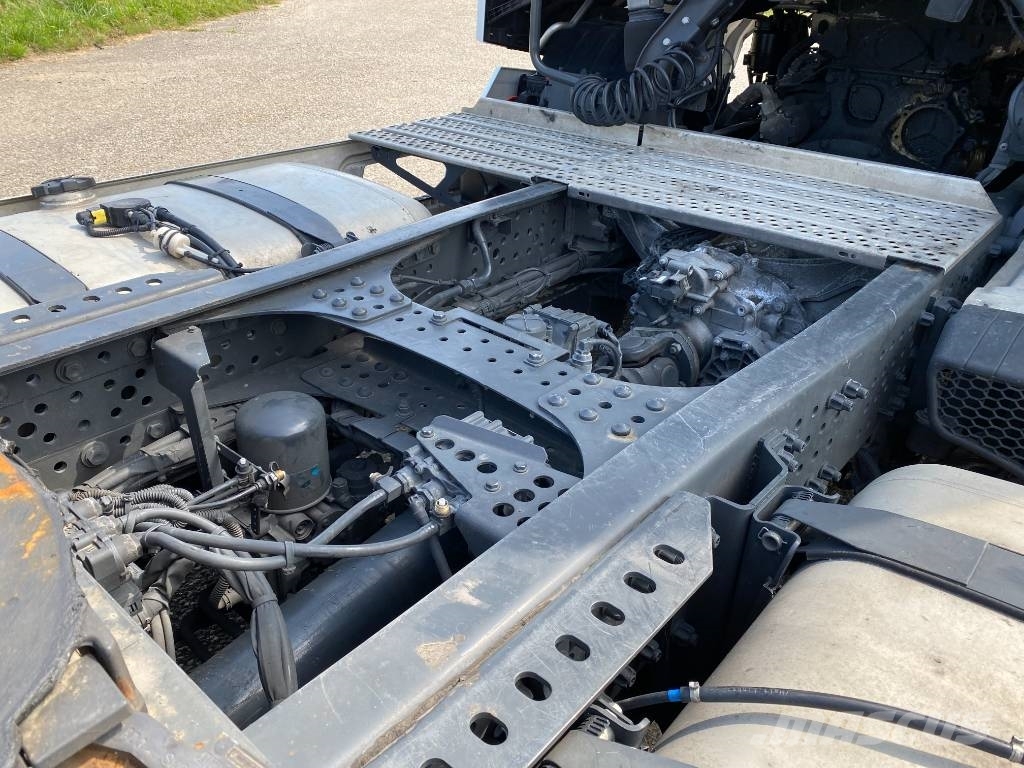 Mercedes-Benz 1845 Space Cab Suspension Pneumatique endommagé Vetopöytäautot