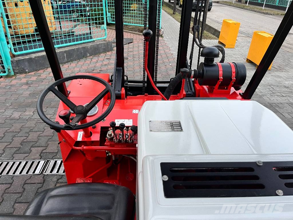 Manitou MC20AM 2WD V-4124 IO Камиони за херавни местности