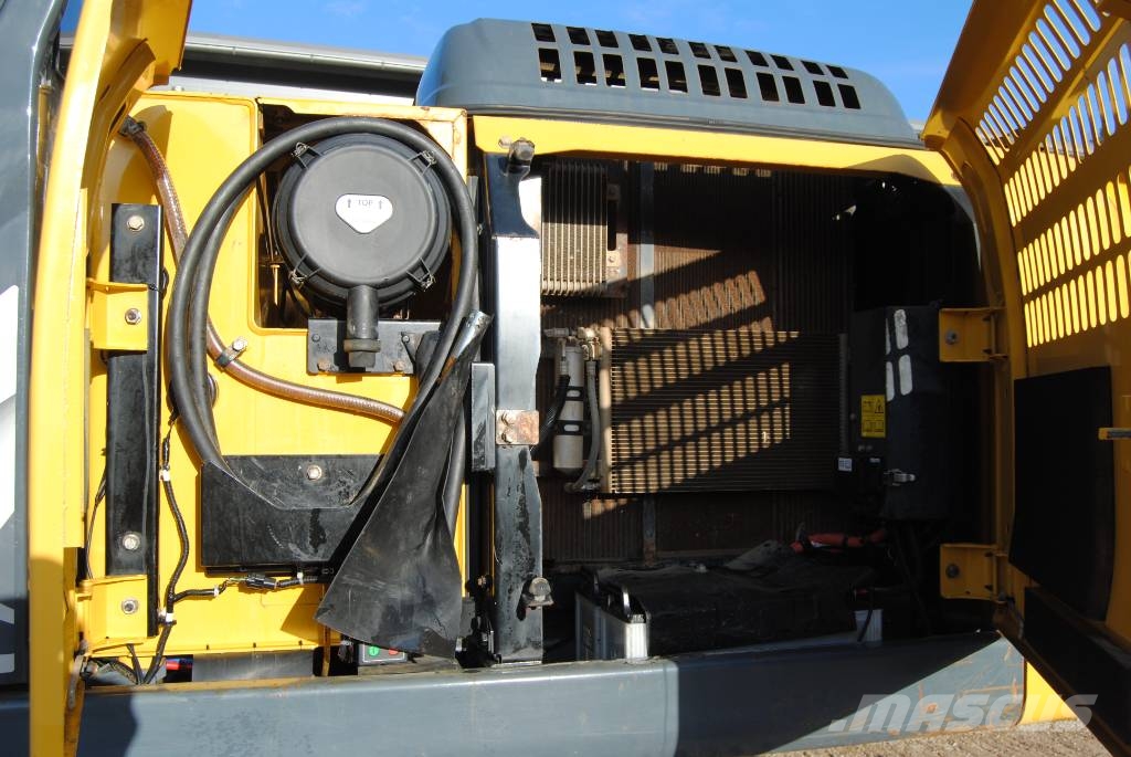 Kobelco SK210LC-11 Roomikekskavaatorid