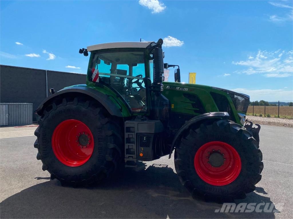 Fendt Vario 826 Tratores Agrícolas usados