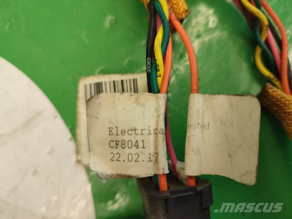 CAT D5R Antenna Cable Harness 373-8041 Chasís