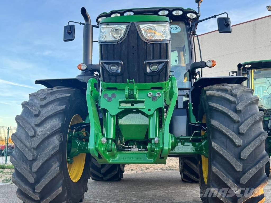John Deere 6135R Traktorit